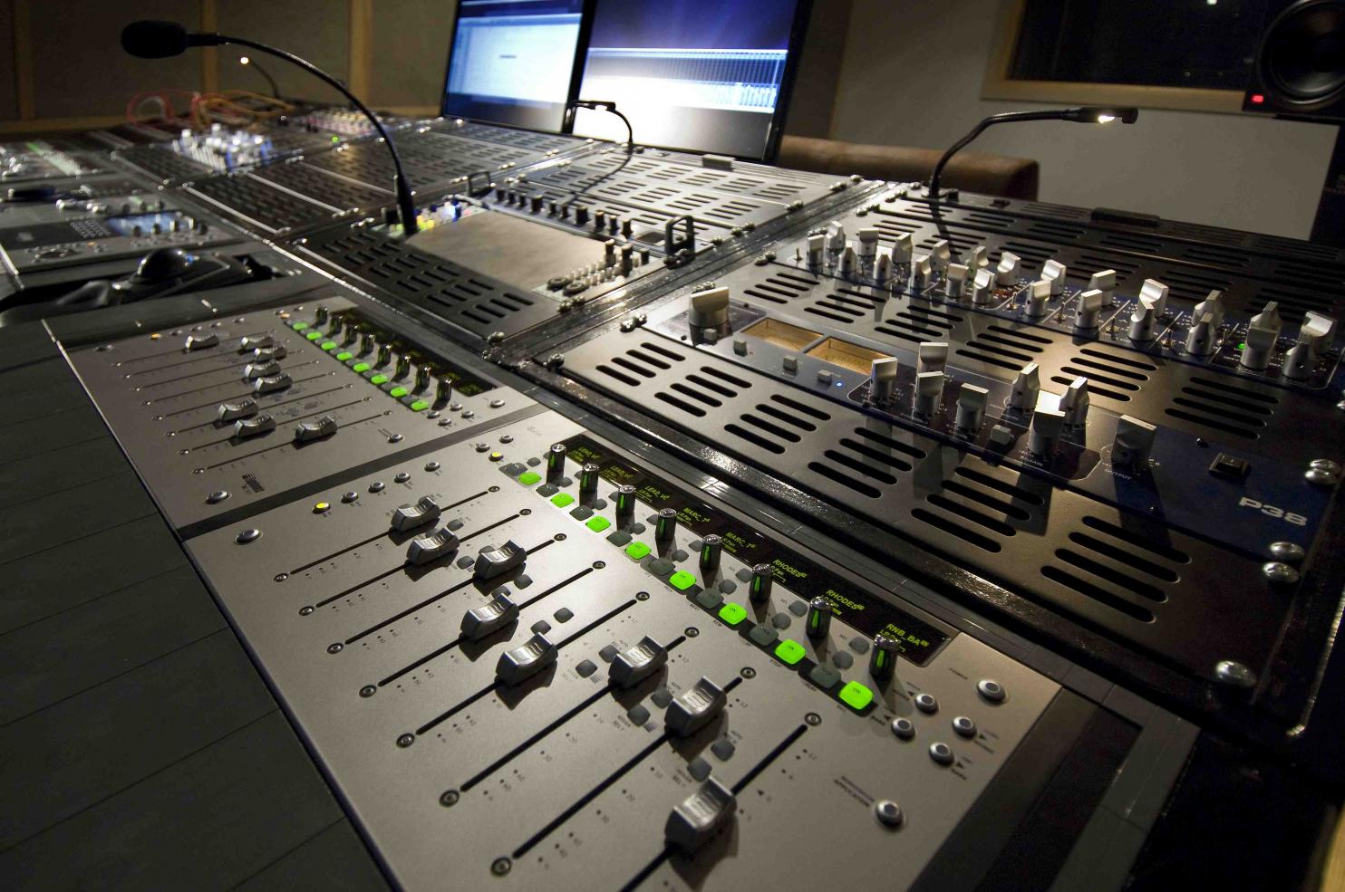 Hệ thống thiết bị cho Audio Studio
